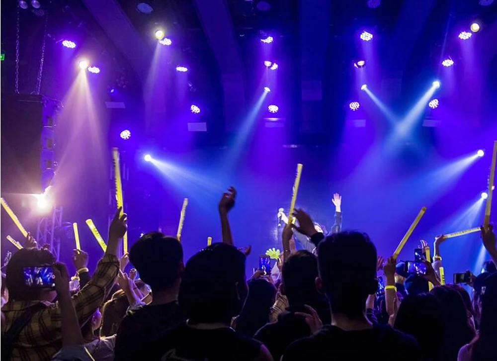 Professional 19×15W RGBW Zoom Moving Head – 2PCS DJ & Bar Lights - Image 26